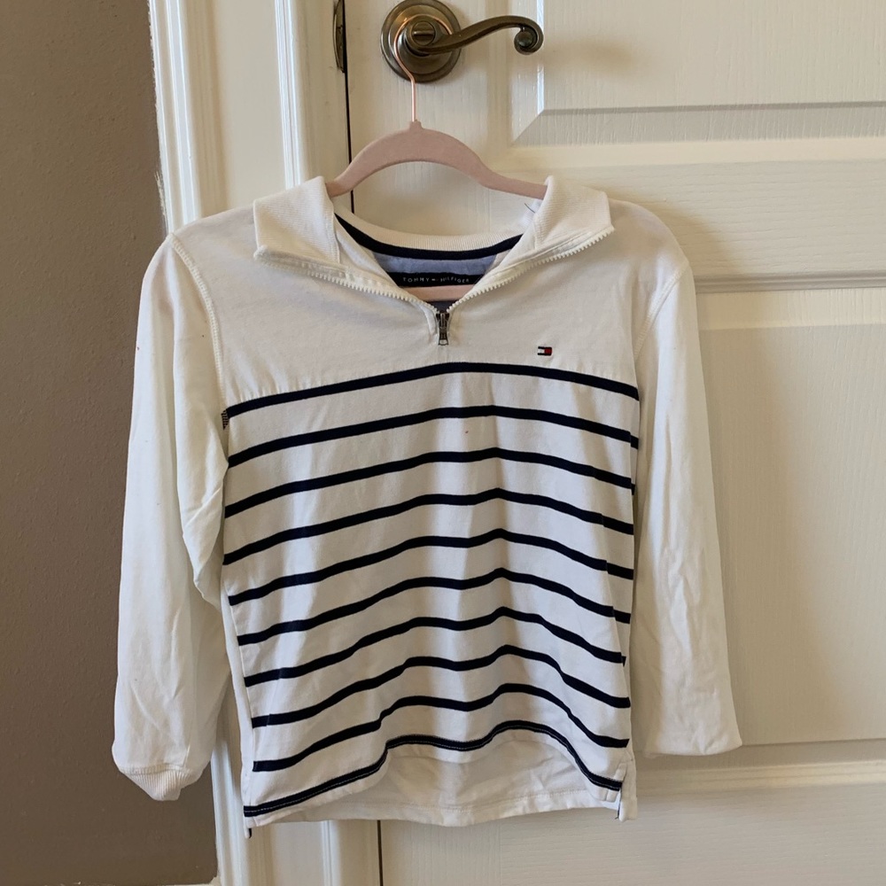 Tommy sweater